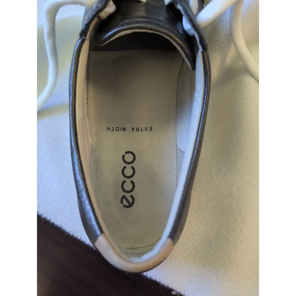 Ecco like new